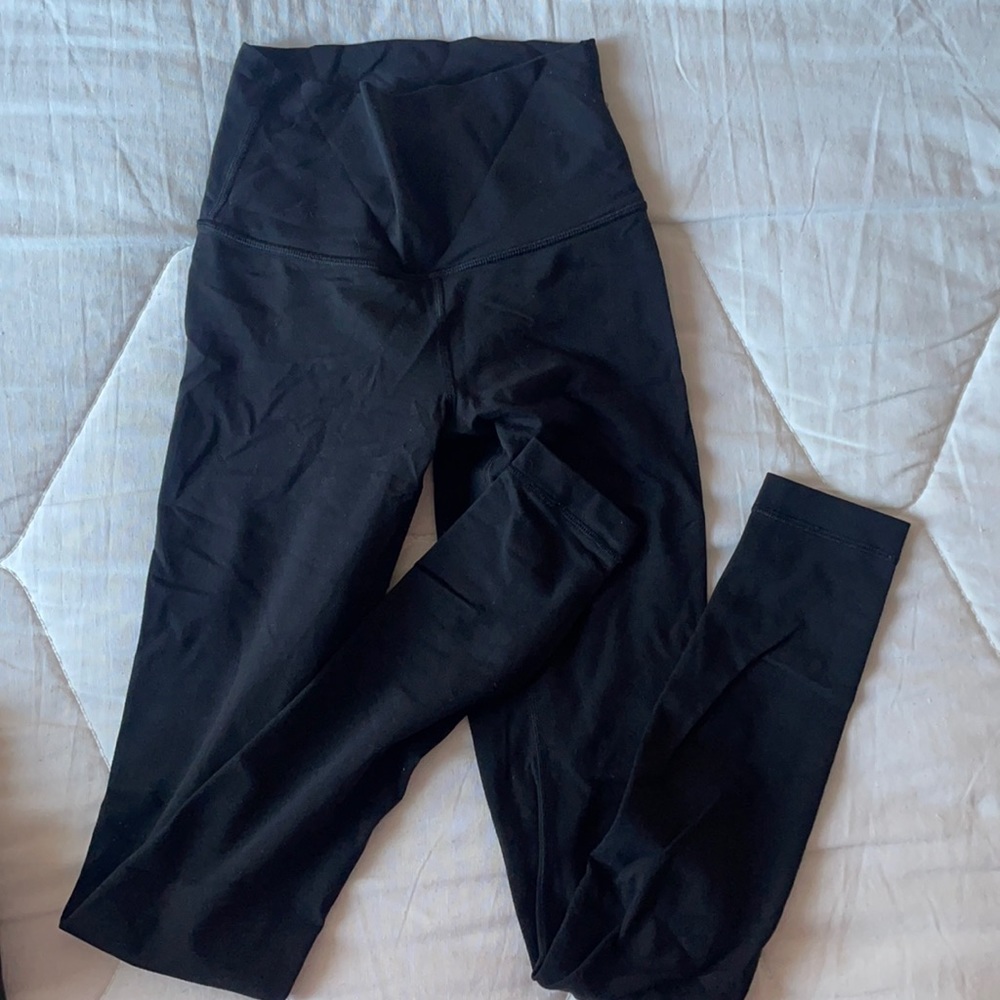 black lululemon tights